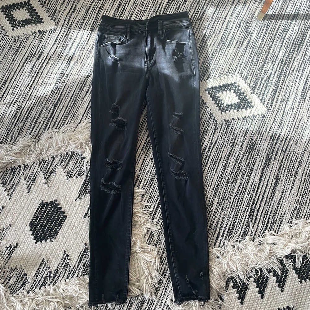 KanCan Kurvy Ultra High Rise Estilo Black Distressed Jeans